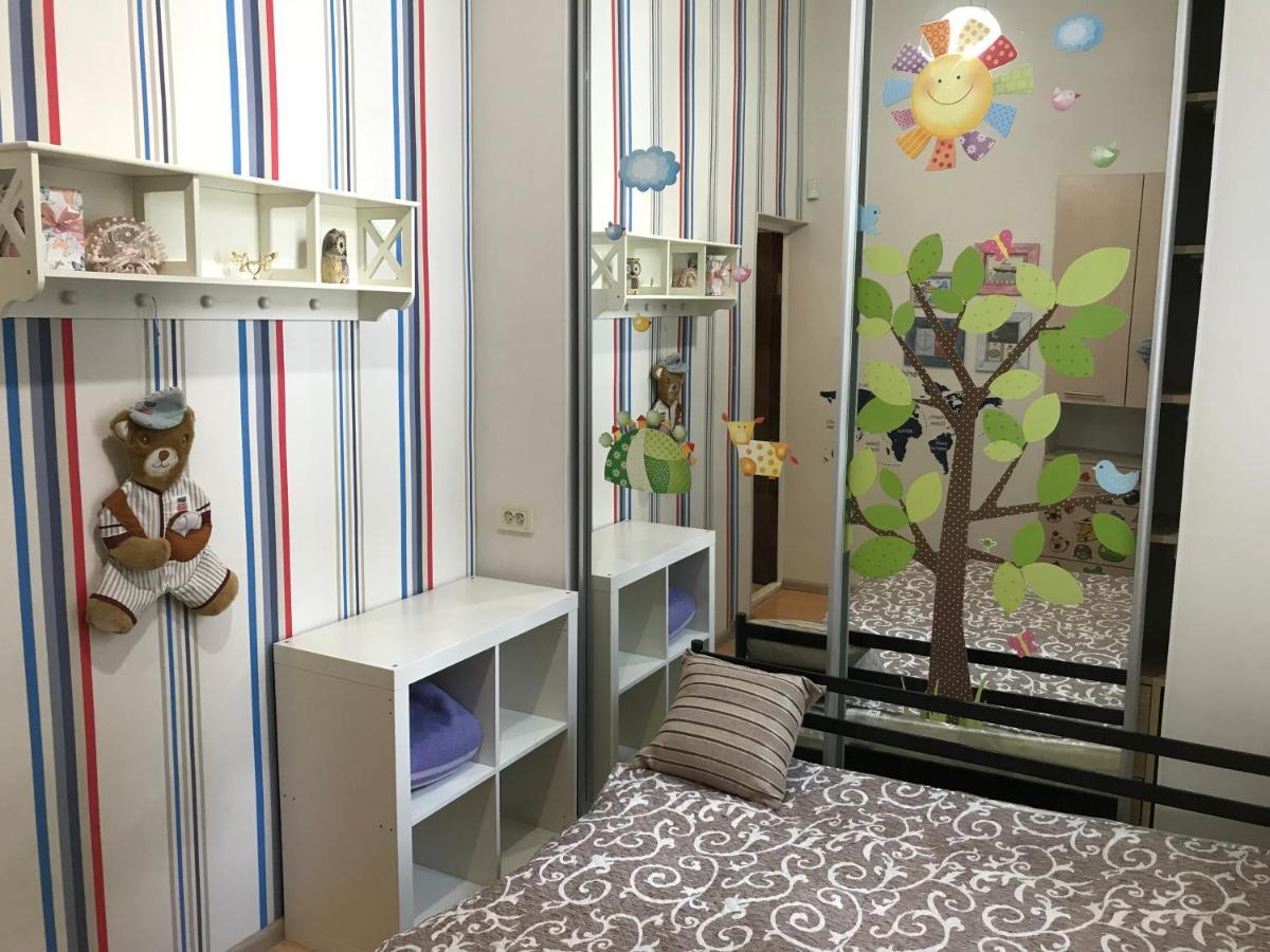Apartment Near Deribasovskaya โอเดสซา ภายนอก รูปภาพ